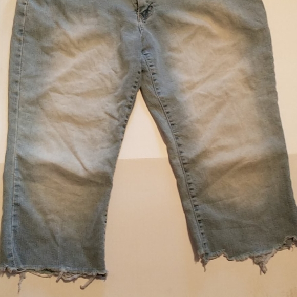 Baileys Point Cut Offs - Picture 4 of 6